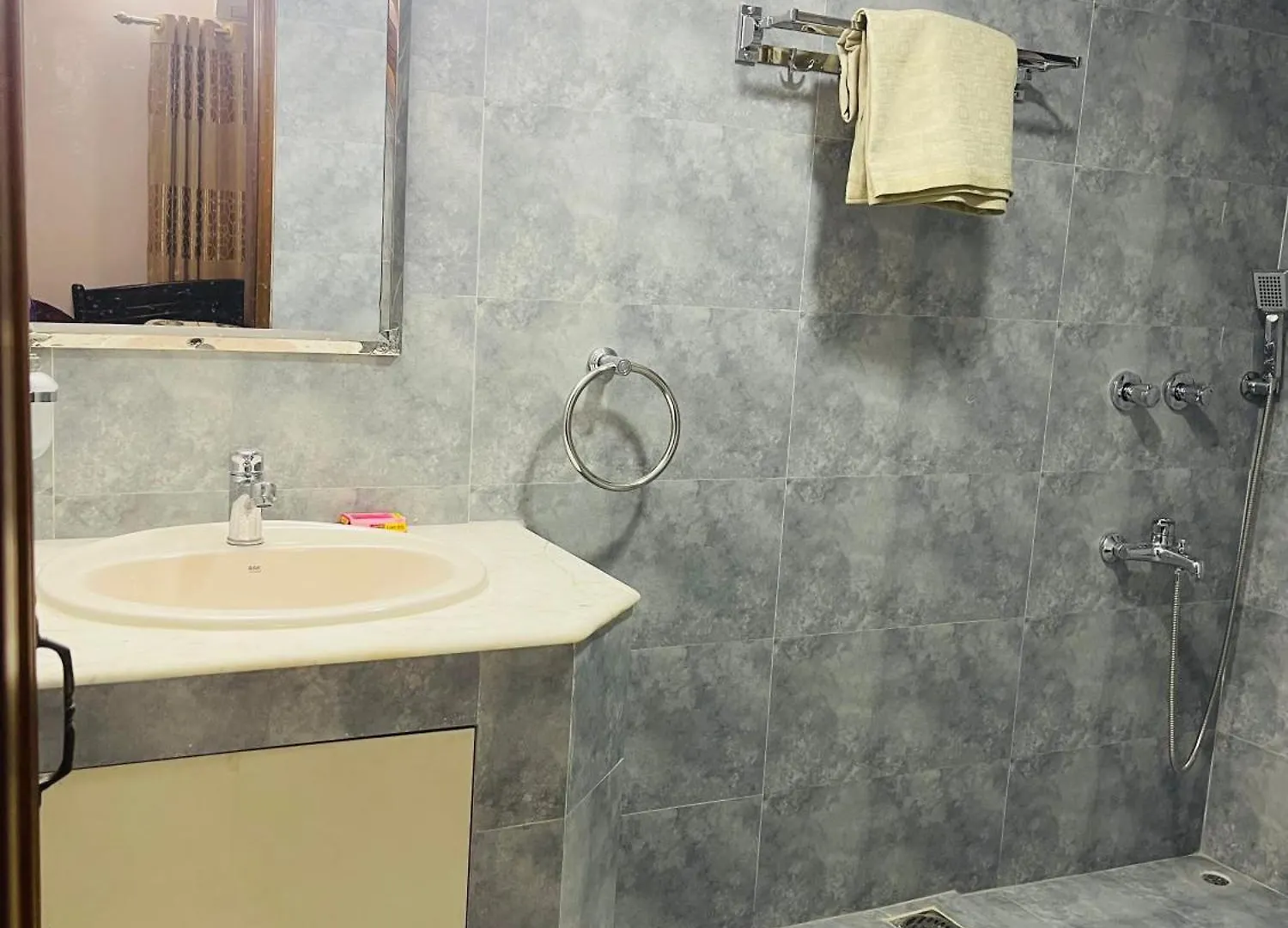 Uttara Luxury Apartment Near Airport & Metro Dakka
