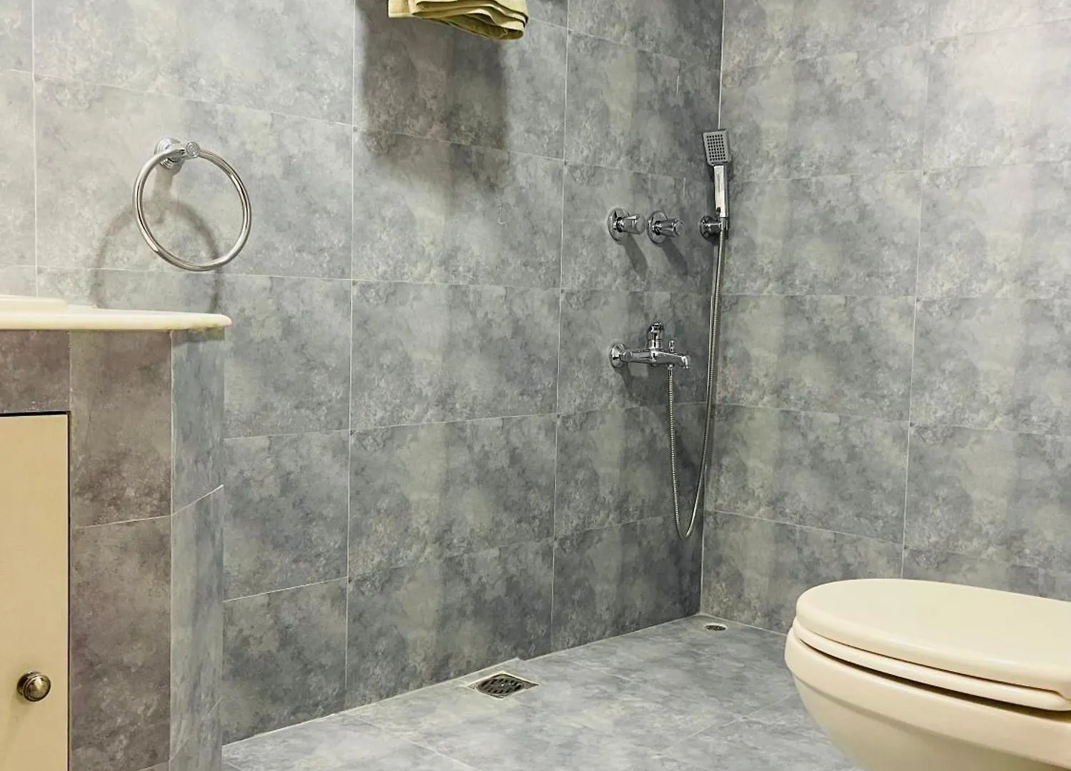 Uttara Luxury Apartment Near Airport & Metro Dakka
