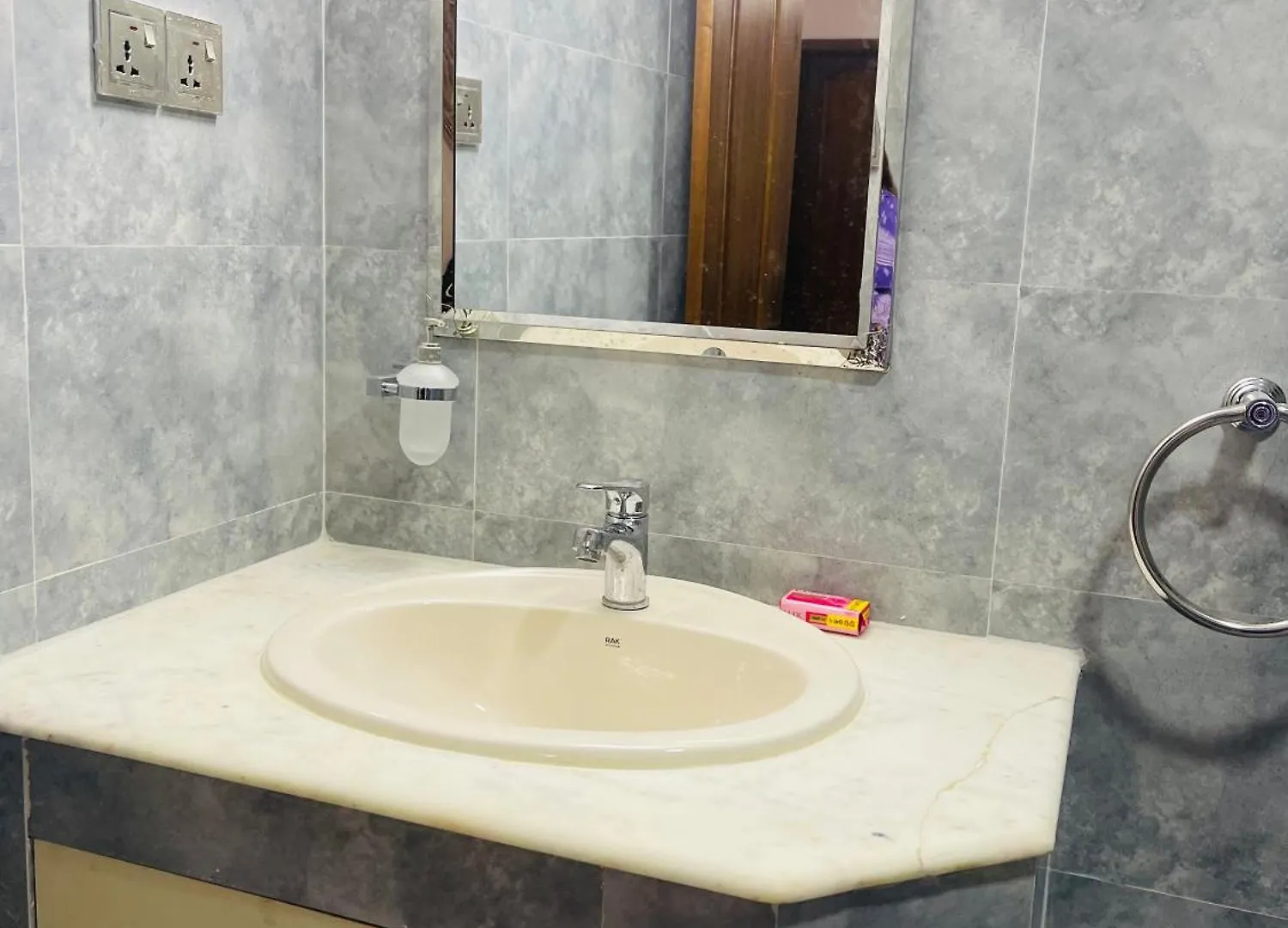 Uttara Luxury Apartment Near Airport & Metro Дакка 0*,